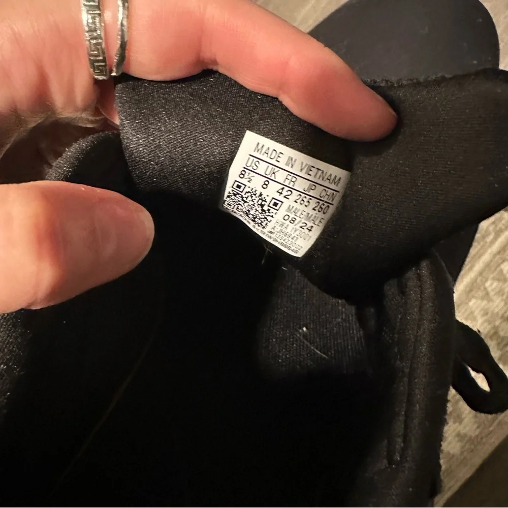 EUC Adidas Lightblaze Sneakers